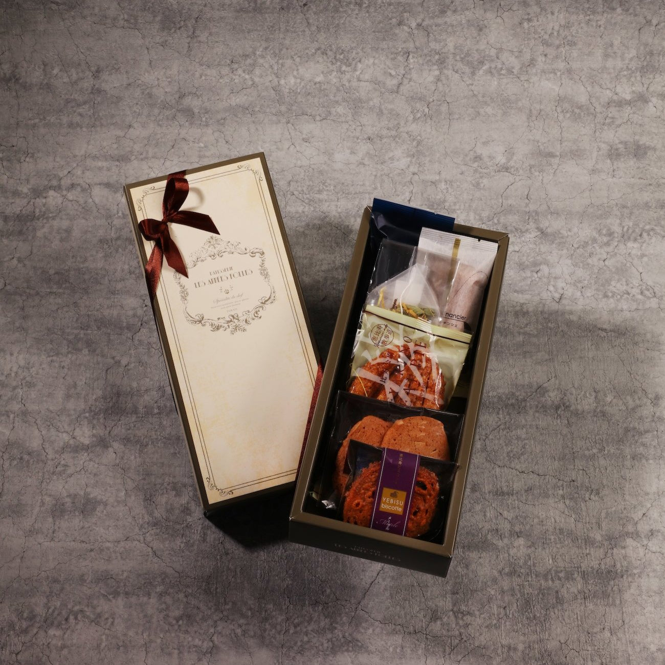 レザネフォールセット – lesanneesfolles